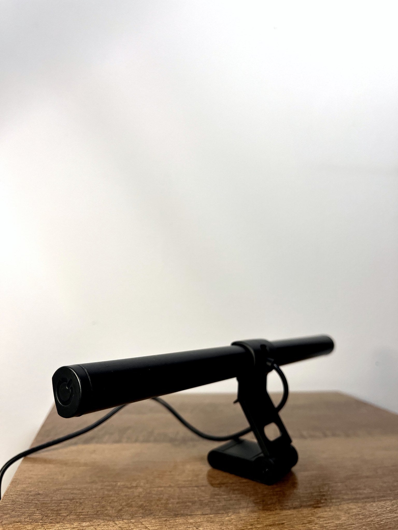 Barra LED Casa Productiva vista detalle producto con clip ajustable